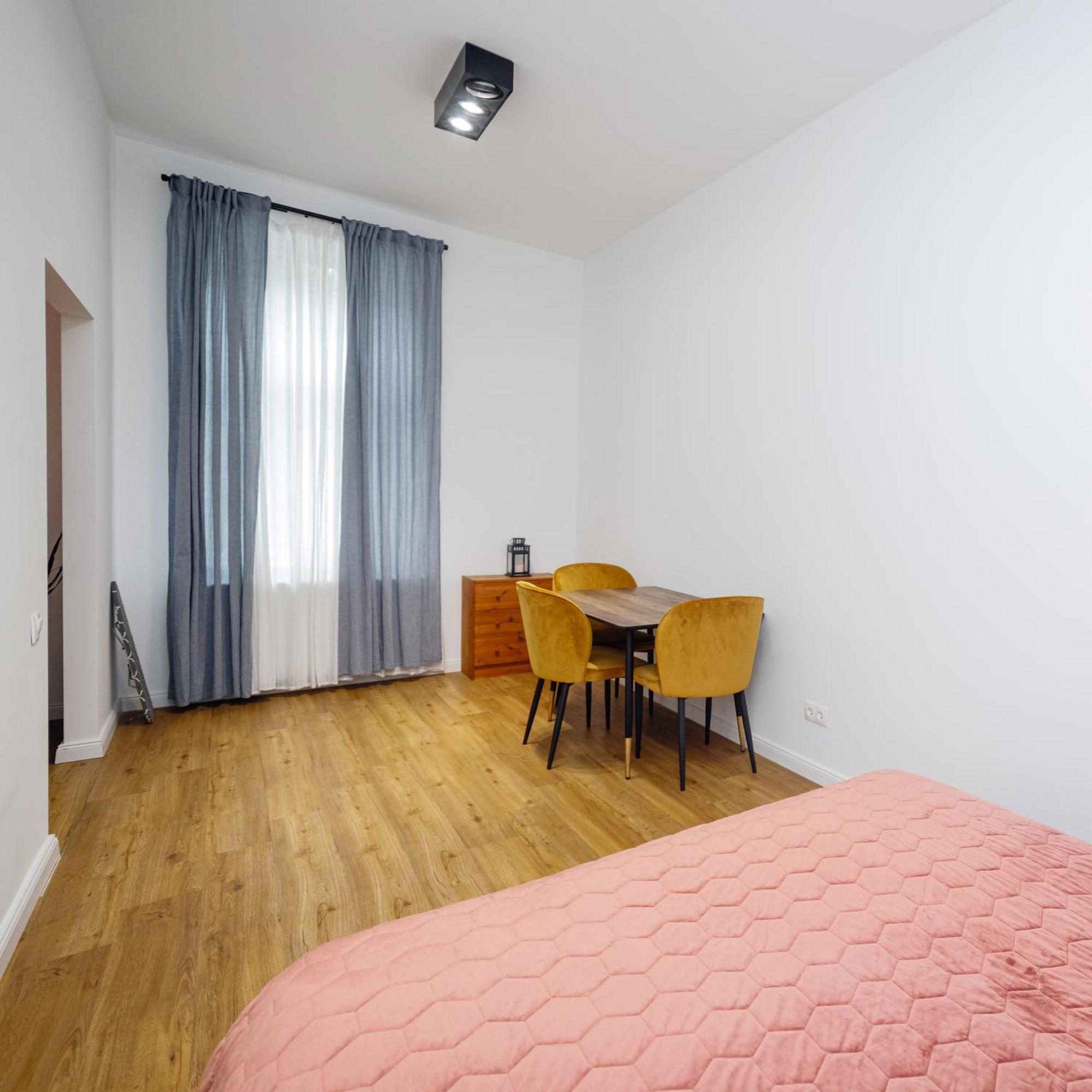 Well Located Cozy Place Львів Екстер'єр фото